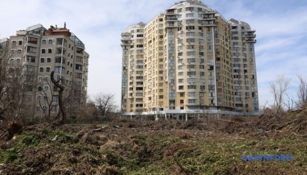 В Одесі унаслідок ракетного удару пошкоджений ботанічний сад