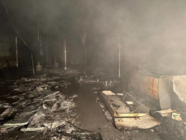 
Теракт у "Крокус Сіті Хол": ЗМІ показали перші фото зсередини згорілої будівлі
