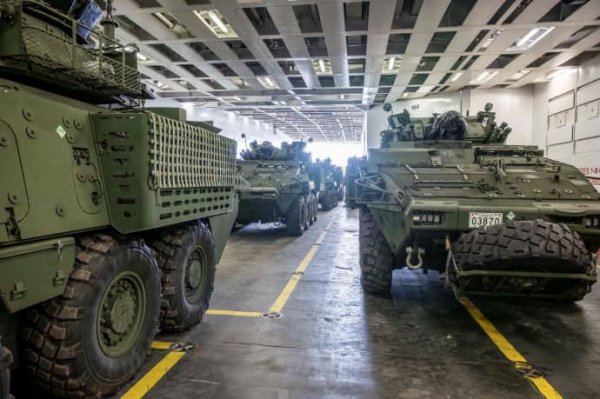 Канада відправила Латвії 150 одиниць військової техніки