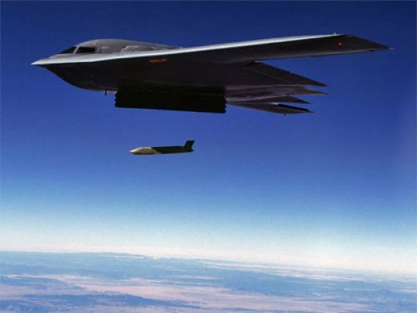 
Німеччина купує у США JASSM-ER: що це за ракети і чи зможуть їх передати Україні
