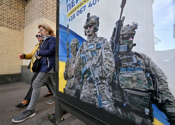 
Загрози з боку Росії та мобілізація по-новому. Що чекає Україну влітку на фронті та у тилу 