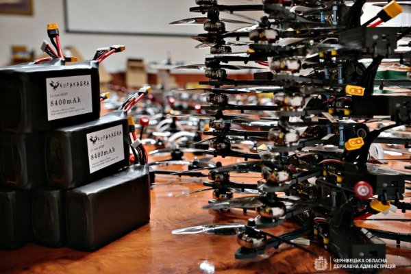 Військовим передали перші 100 дронів, виготовлених буковинським підприємством