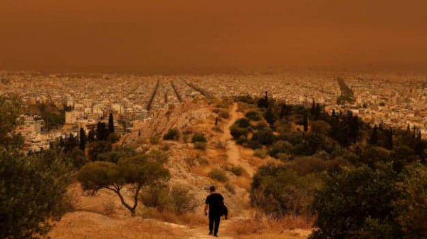 Столицю Греції накрив помаранчевий пил з пустелі Сахара