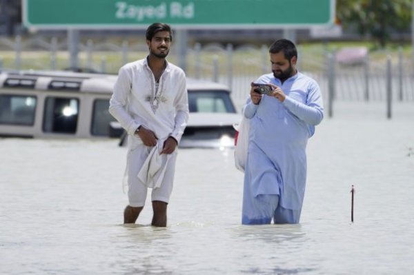 
Дубай: район мільйонерів накрив найбільший за 75 років шторм
