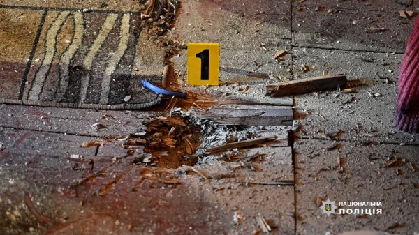 У Чернівцях вибухнула граната в квартирі, з будинку евакуювали понад 30 людей