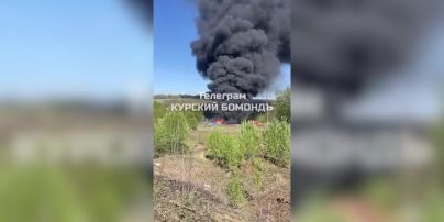 
Над Курськом літають БпЛА – там спалахнула пожежа (відео)
