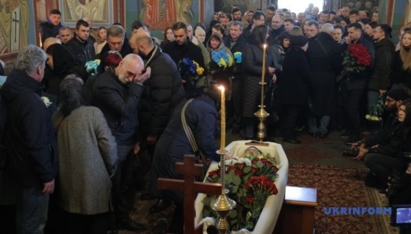 У Києві попрощалися із загиблим активістом та військовим Павлом Петриченком