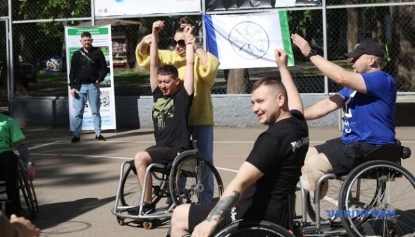 В Одесі пройшло відкрите тренування з баскетболу для ветеранів на візках