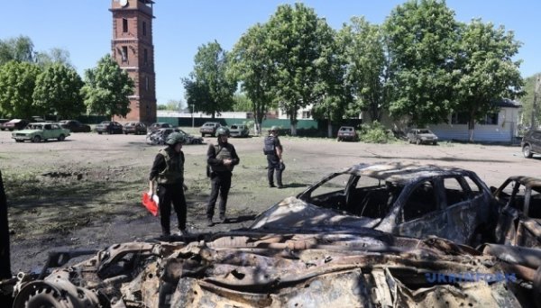 Російський авіаудар по Золочеву: пошкоджені електромережі та водонапірна башта