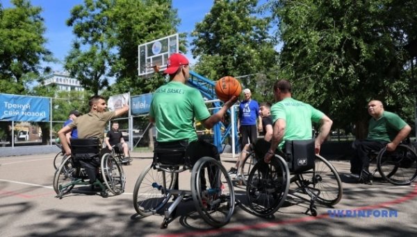 В Одесі пройшло відкрите тренування з баскетболу для ветеранів на візках