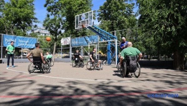 В Одесі пройшло відкрите тренування з баскетболу для ветеранів на візках