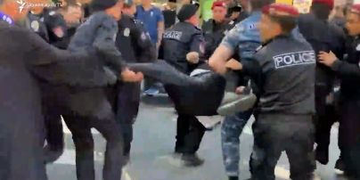 
У Вірменії спалахнули протести: є сотні затриманих, чого вимагають люди (фото, відео)
