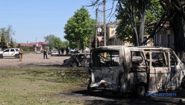 Російський авіаудар по Золочеву: пошкоджені електромережі та водонапірна башта