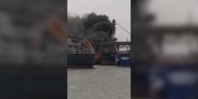 
У Ростовській області РФ горить зерновий термінал у порту: відео
