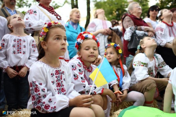 
Хто вигадав День вишиванки в Україні: історія свята 