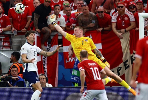 Євро-2024: англійці втратили очки в матчі з Данією
                                