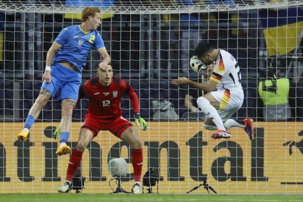 Україна зіграла внічию з Німеччиною у контрольному поєдинку перед Євро
                                