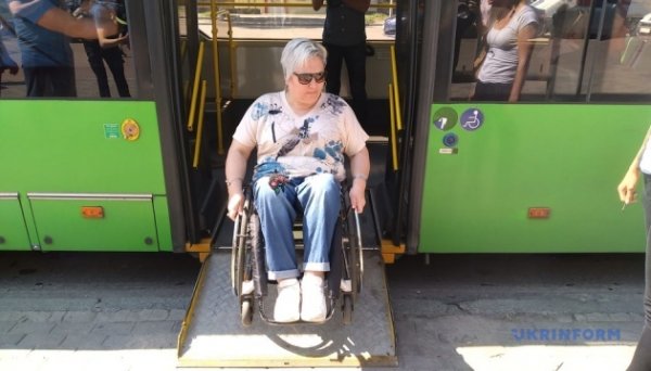 У Житомирі понад 60% громадського транспорту є доступним для людей з інвалідністю