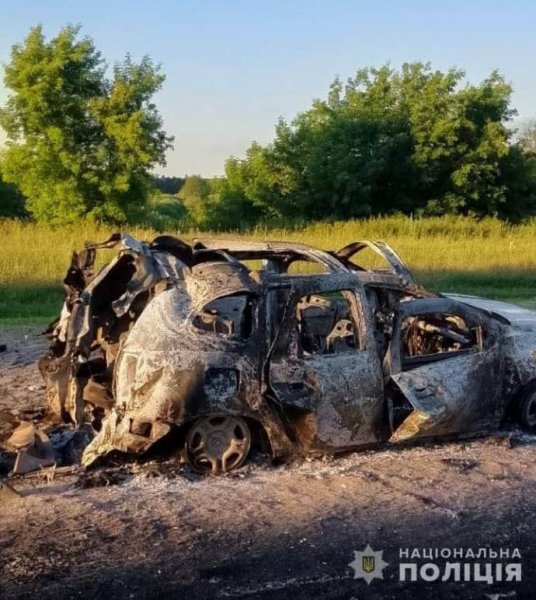 Росіяни FPV-дроном атакували авто поліцейських на Сумщині, є поранений
