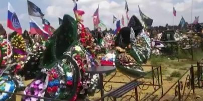 
Тисячі нових кладовищ по всій РФ: в Мережі показали великий цвинтар окупантів в Бєлгородській області (відео)
