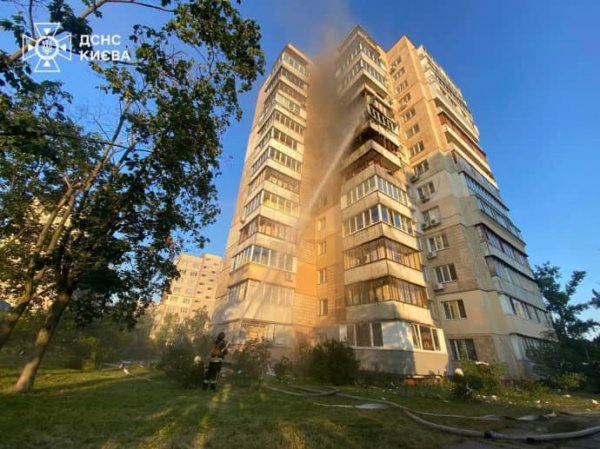 У Києві уламки ракети впали на багатоповерхівку: 6 постраждалих, серед них дитина