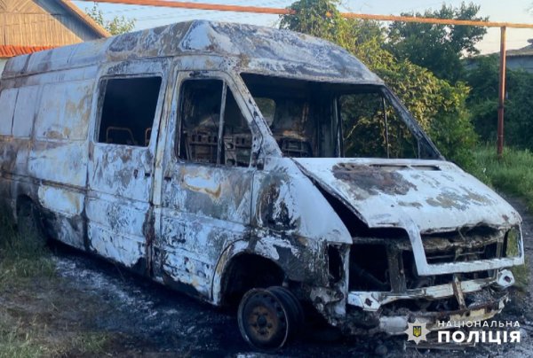 Поліцейські викрили двох неповнолітніх підпалювачів автівок працівників ТЦК на Одещині