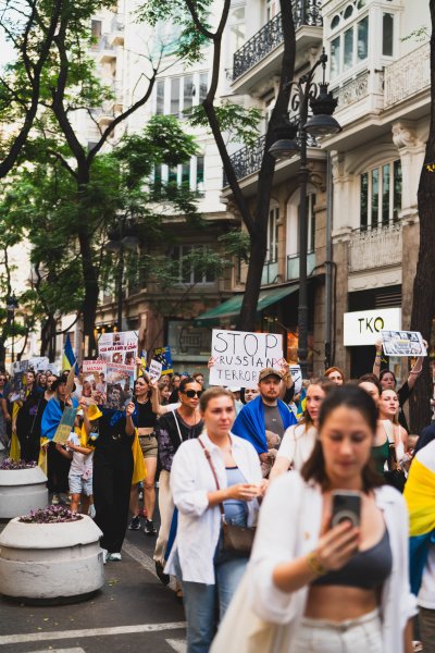 
Після атаки на "Охматдит" українці влаштували мітинг в Іспанії (фото)
