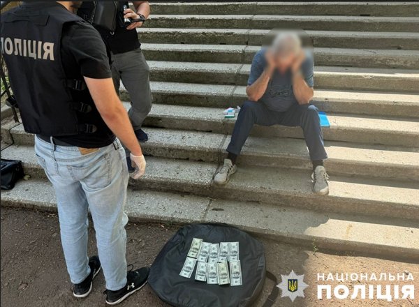 У Києві затримали посадовця, який за $3 тисячі видавав акти про фіктивну дезінфекцію