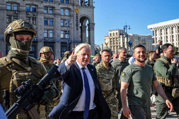 
Від прем'єра до автора. Де зараз та чим займається "великий друг" України Борис Джонсон 