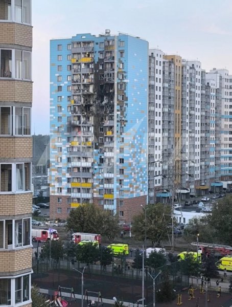 
Дрони масовано атакували Підмосков’я: пошкоджені квартири, є постраждалі (фото, відео)
