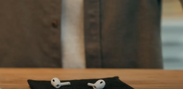 Як правильно чистити навушники AirPods: Apple опублікувала докладне відео