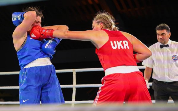 Чемпіонка з Маріуполя і майже професіонал: хто забезпечив Україні перемогу на Чемпіонаті Європи з боксу
                                