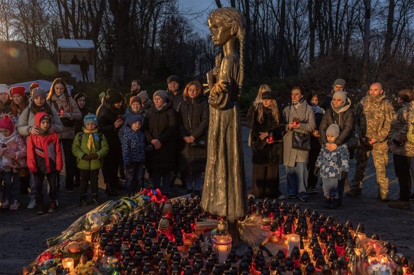 
"Голодомор мав зламати хребет нації". Як геноцид став для України травмою поколінь 