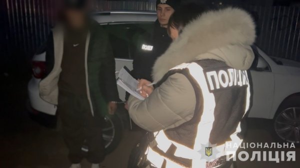 В Одесі затримали молодика за підозрою у підпалі автомобіля