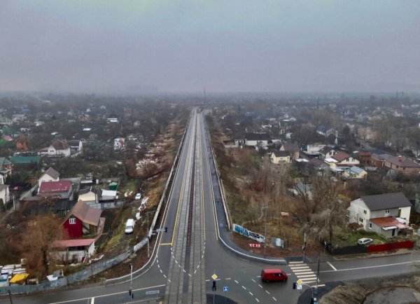 Подільський міст у Києві відкрили для руху легкових автомобілів