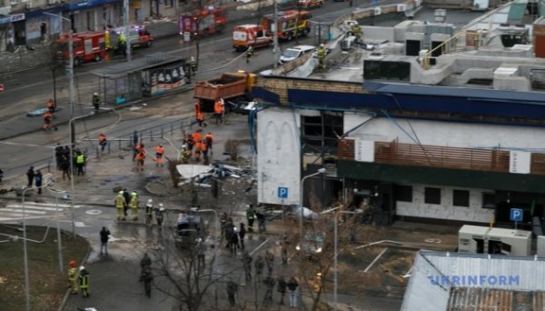 Атака на Київ: жертвами стали охоронець закладу харчування і троє людей в мікроавтобусі