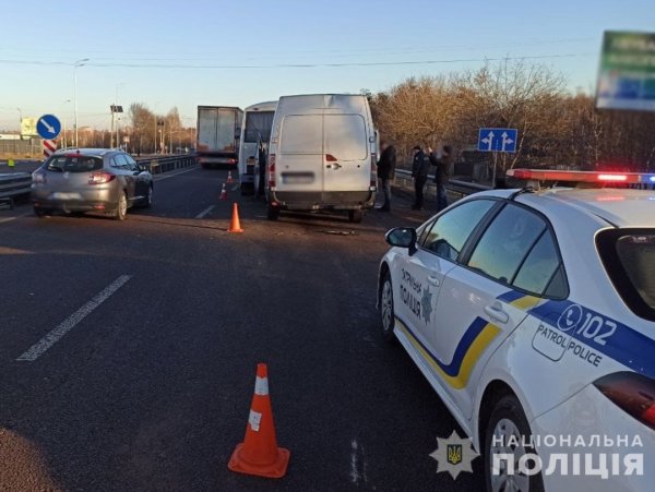 Під Житомиром зіткнулися два автобуси і маршрутка, п’ятеро поранених