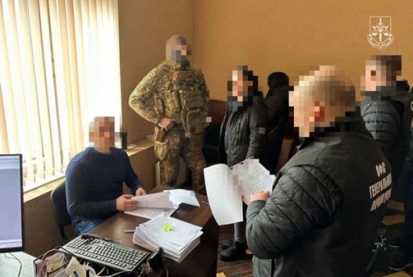 ДБР: У Дніпрі суддя підробив підпис і привласнив орендовану квартиру в центрі міста