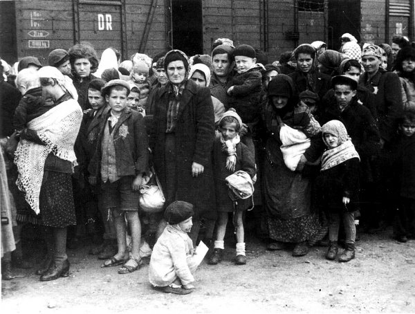 
Історик Василь Расевич: В СРСР синагоги перетворювали на склади, а іврит витісняли з побуту 