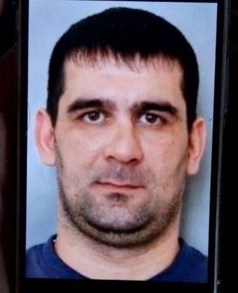 
У РФ зек та "герой СВО" вбив батька та бабусю колишньої дівчини молотком
