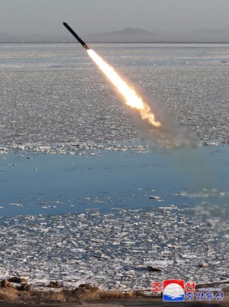 
Північна Корея випробувала крилаті ракети, здатні нести ядерні боєголовки
