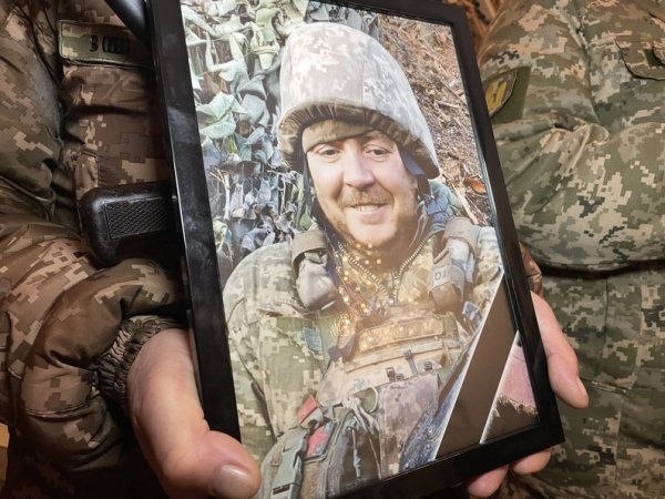 У Полтаві попрощалися із загиблим унаслідок ракетного удару РФ подружжям