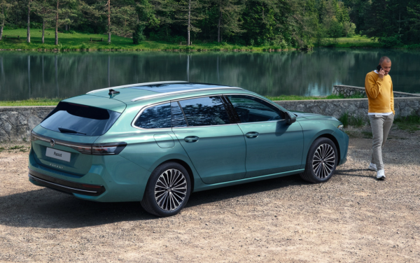 
В Україні стартують продажі нового Volkswagen Passat B9: названі ціни та характеристики 