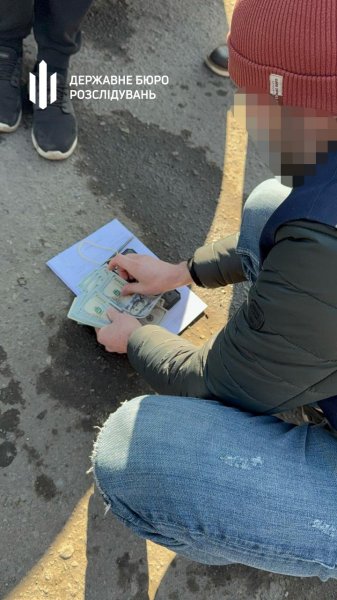 На Прикарпатті викрили групу, яка за пів року переправила через кордон 150 чоловіків