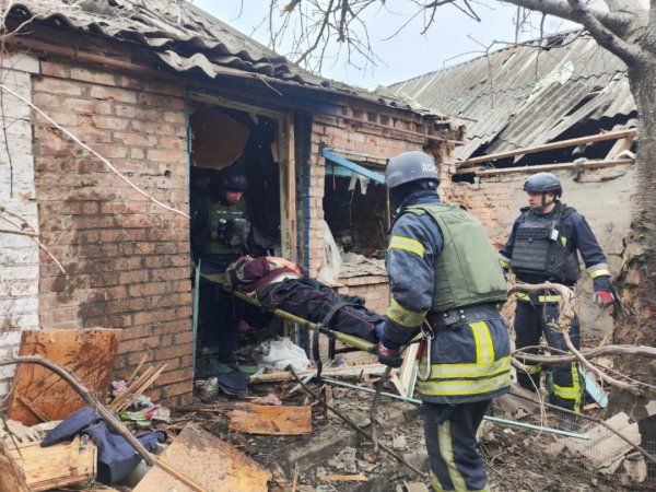 Загарбники за день обстрілювали Нікопольський район з важкої артилерії та атакували дронами