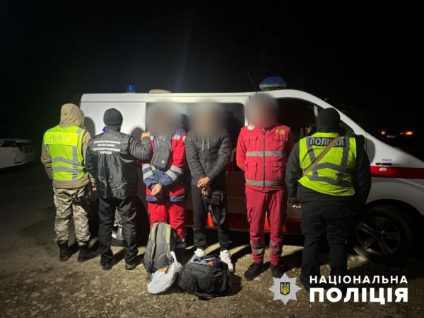 На Закарпатті затримали львів’янина, який намагався вивезти ухилянтів за кордон у «швидкій»