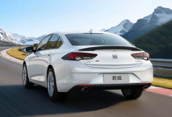 
Седан Opel Insignia під американським брендом суттєво оновили: характеристики та ціни 