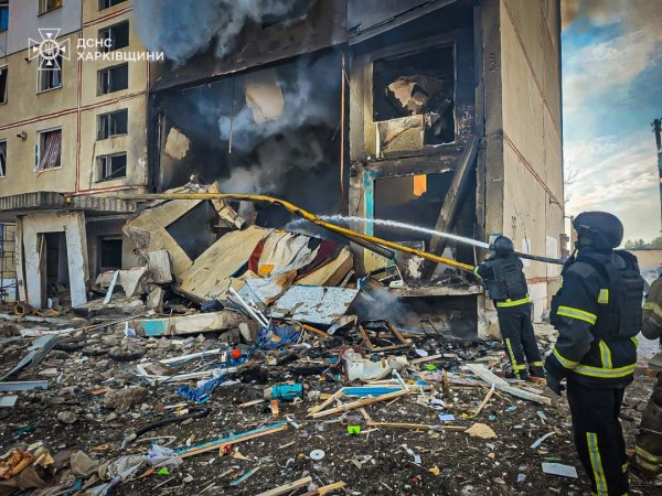 Армія РФ обстріляла Куп'янську громаду, загорілася багатоповерхівка