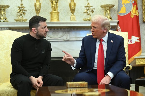 
Знову перезавантаження? Як Путін шукає підхід до Трампа і що відбувається між Росією та США 