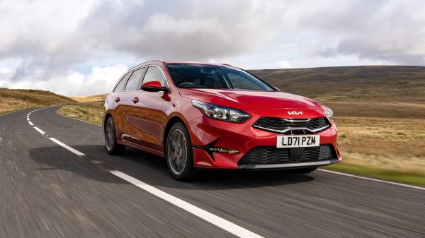 
Через електромобілі: Kia позбавиться від популярної моделі Ceed 